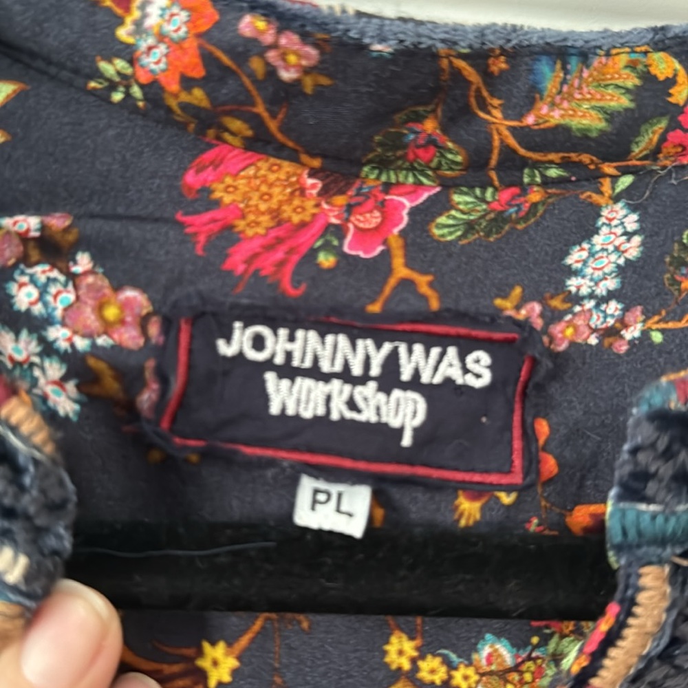 Johnny was workshop Top - Picture 4 of 5